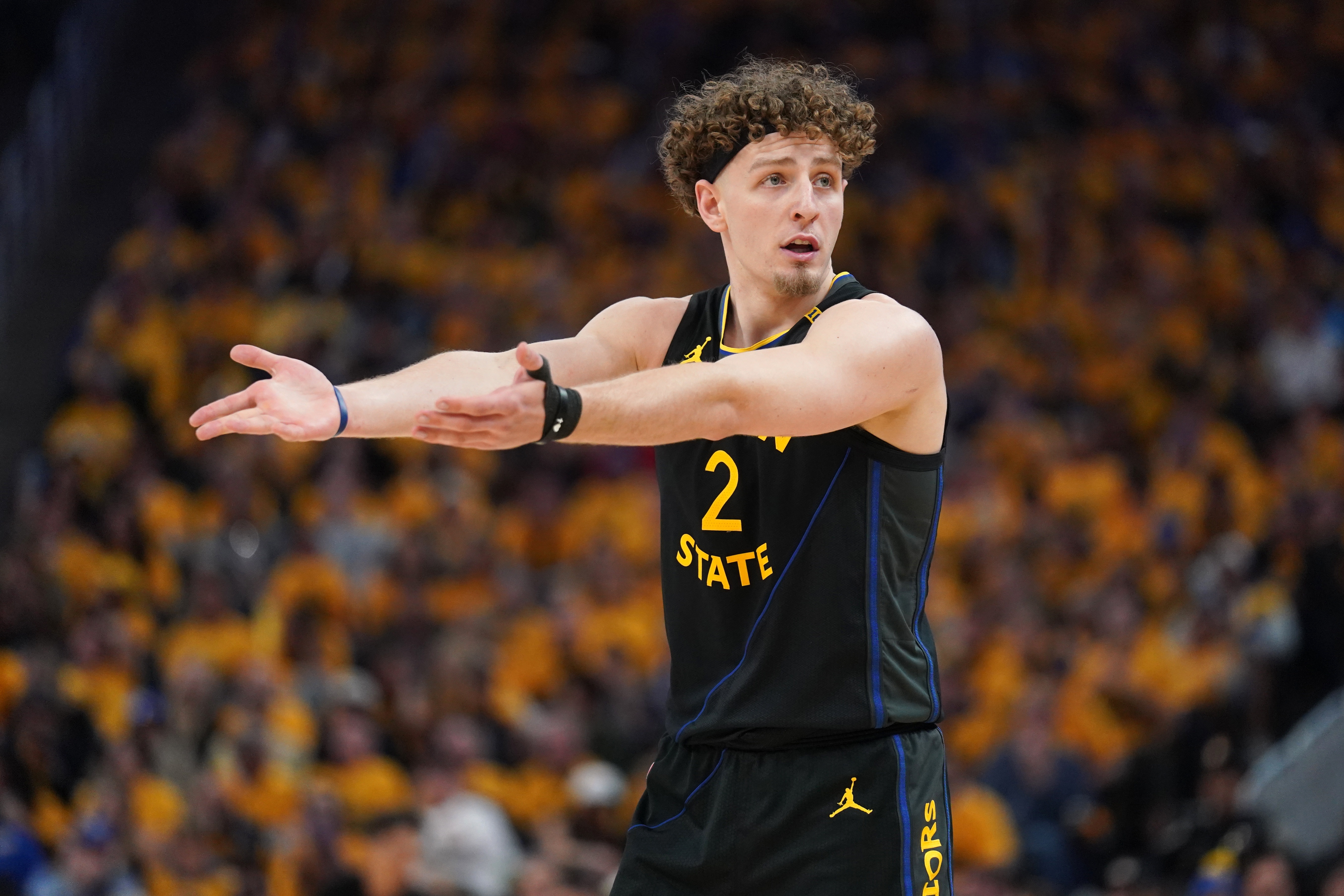 替补好些！波杰姆斯基半场三分5中3拿到9分4板 正负值+7