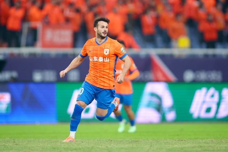 kaiyun.com-媒体人：泰山为瓦科提供1+1合同，双方一拍即合